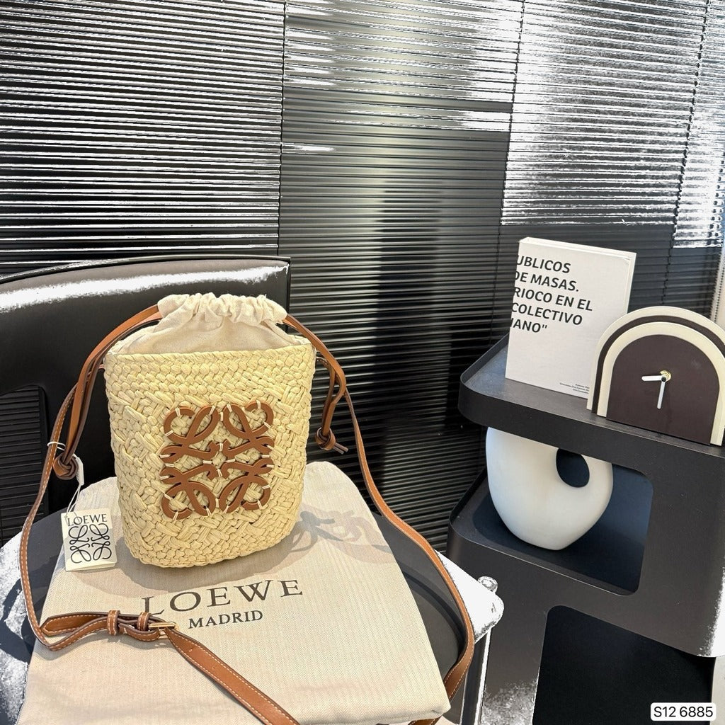 LOEWE - Square pocket in iraca palm and calfskin Beige