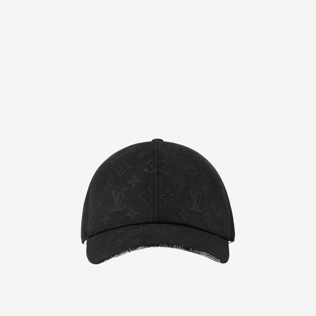 Casquette Louis Vuitton Monogram Essential noire, motifs ton sur ton et visière courbe