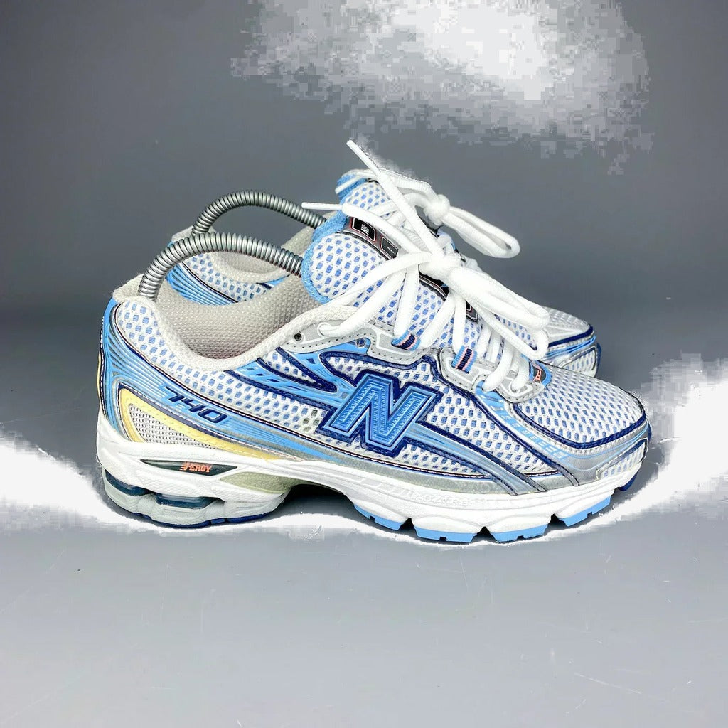 New Balance 740 BLUE