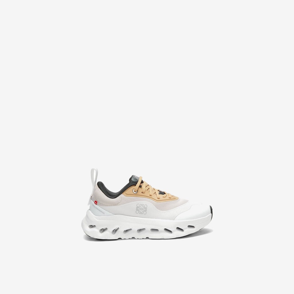 ON × LOEWE Cloudtilt — Rose Pâle — On Running
