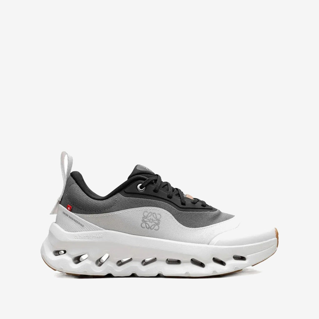 On Cloud × Loewe — Cloudtilt Gris Blanc — On Running