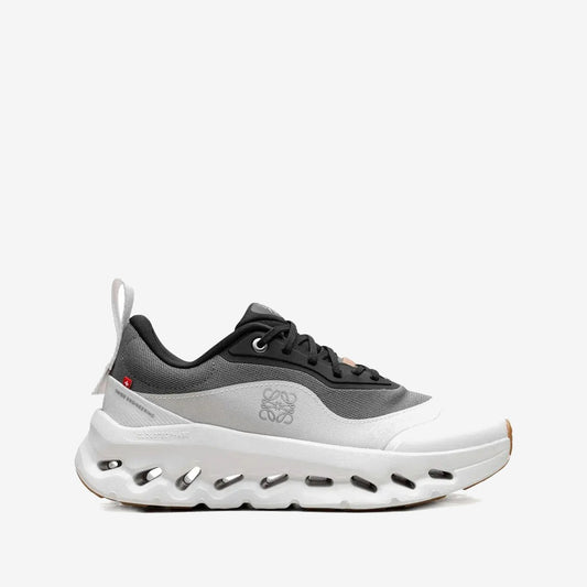 On Cloud × Loewe — Cloudtilt Gris Blanc — On Running