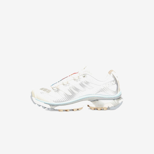 Salomon XT-4 OG Vanilla Ice Ballad Blue blanche et crème à liseré bleu pâle, vue de profil