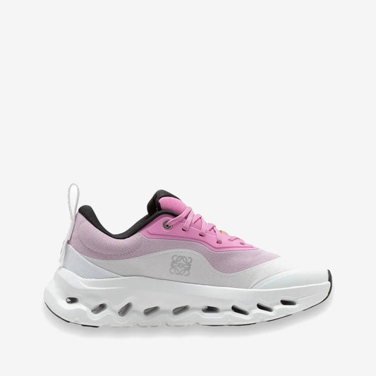 On Cloud × Loewe — Cloudtilt Blanc et Rose — On Running