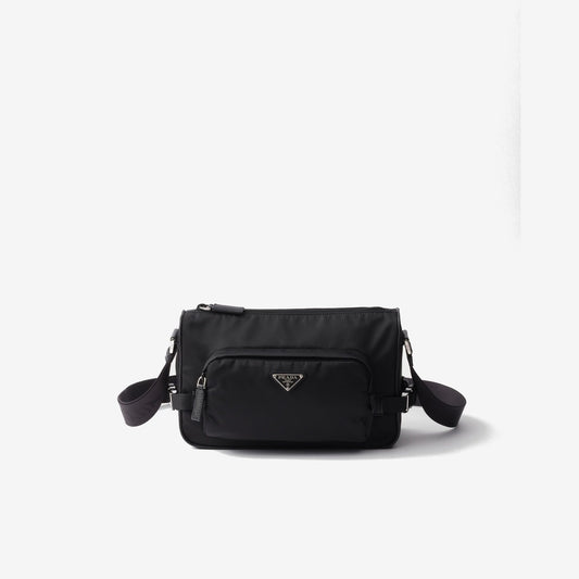 Sac de taille moyenne porté épaule en Re-Nylon et cuir Saffiano — Prada