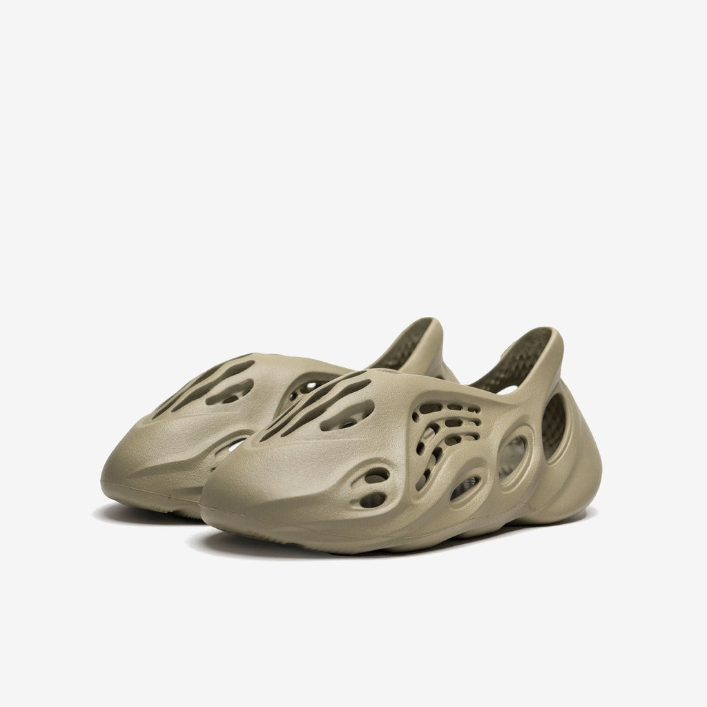 adidas Yeezy Foam RNR Stone Salt