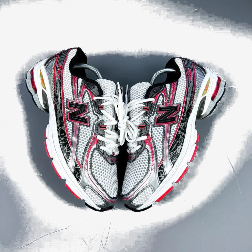 New Balance 740 RED