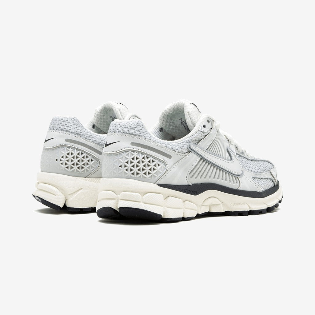 Nike Zoom Vomero 5 Photon Dust