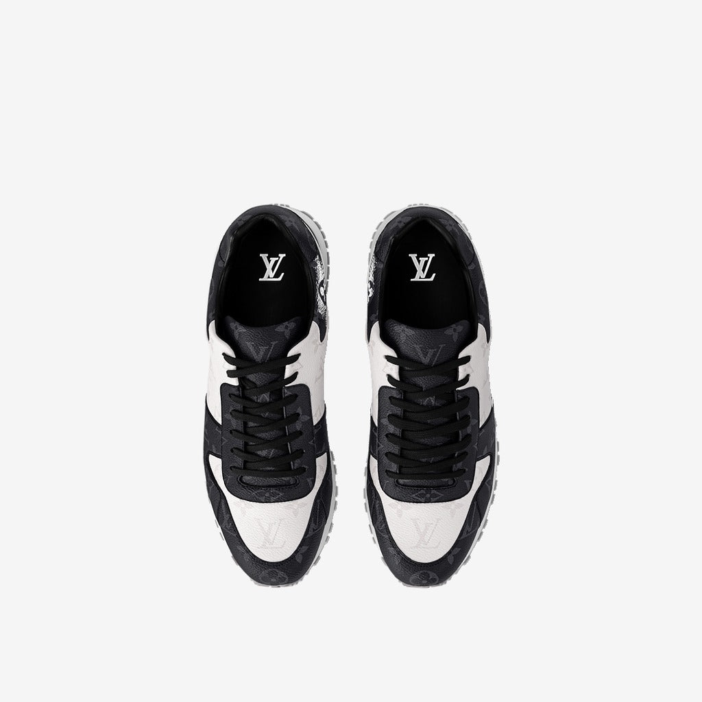 Sneaker Run Away - #1