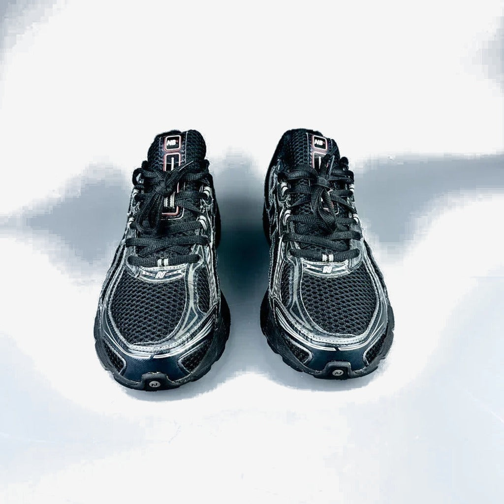 New Balance 740 BLACK