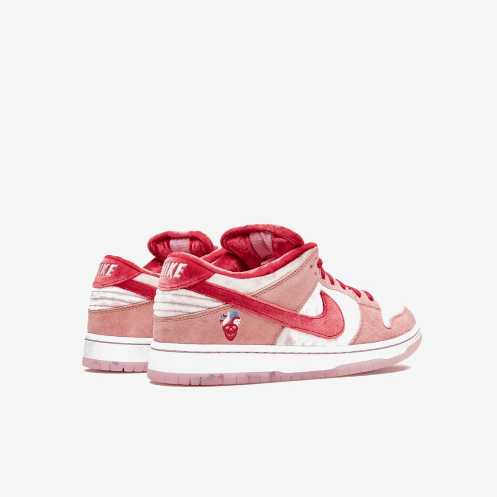 Nike SB Dunk Low StrangeLove Skateboards (Regular Box)