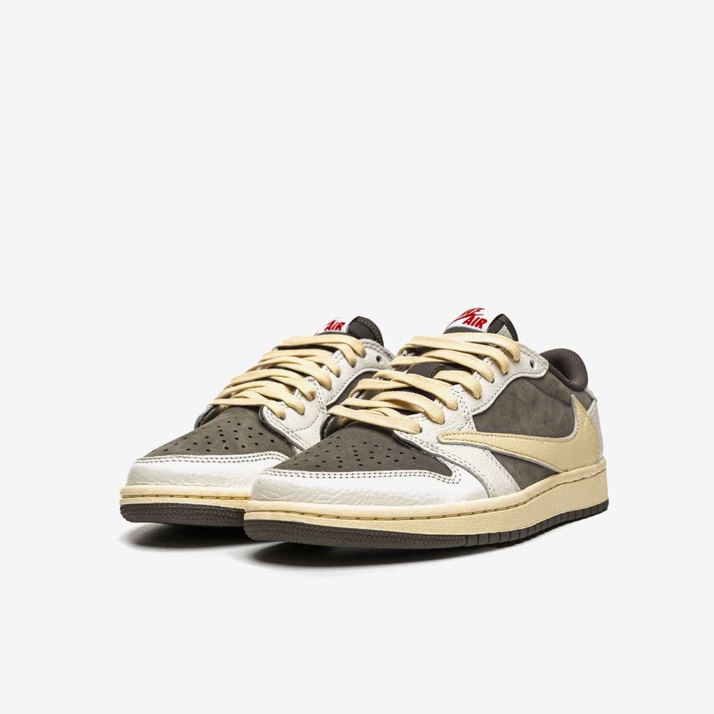 Travis Scott Jordan 1 Reverse Mocha