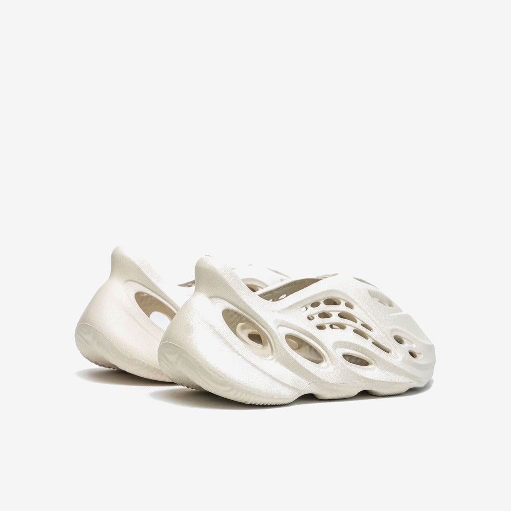 adidas Yeezy Foam RNNR Sand