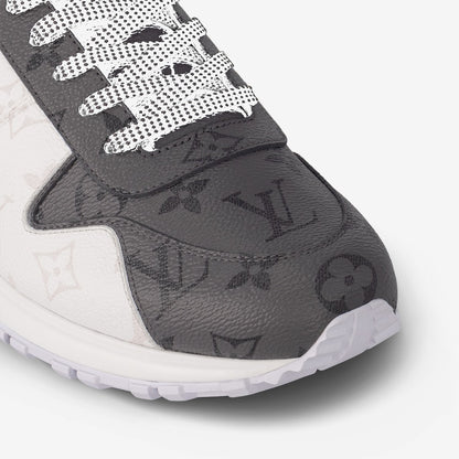 Sneaker Run Away - #1