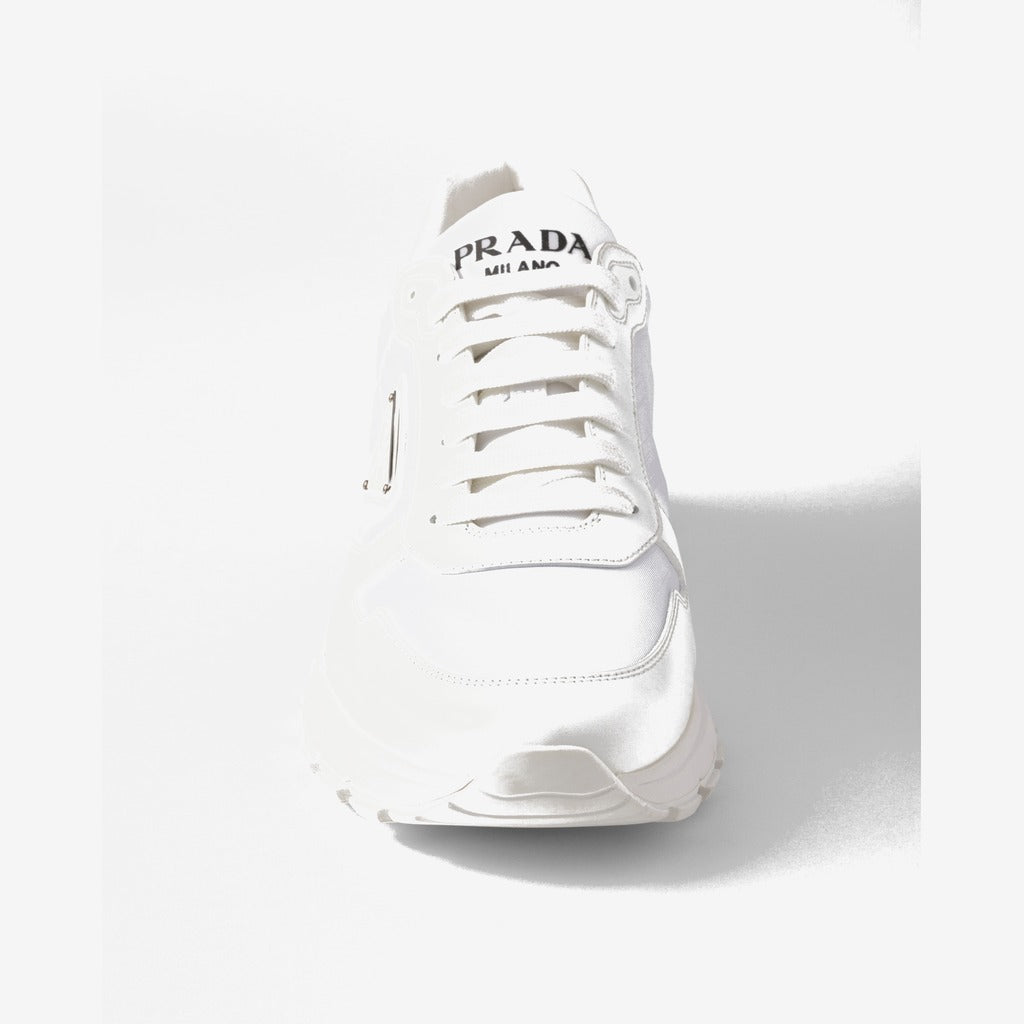 Basket Prada Blanc en cuir brossé