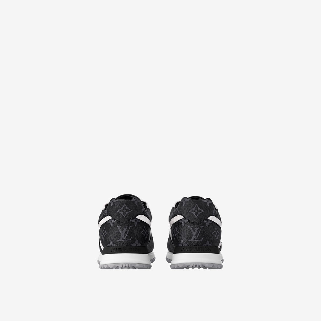 Sneaker Run Away - #1