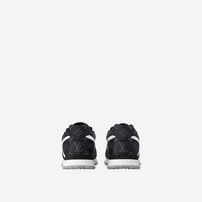 Sneaker Run Away - #1