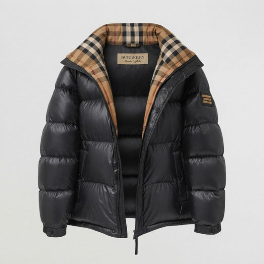 Doudoune Burberry noire col Check beige : noir brillant et col à carreaux beige