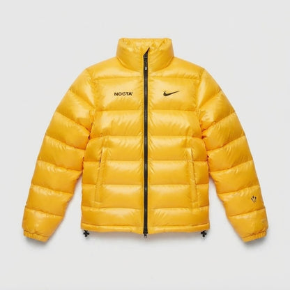 Doudoune Nike NOCTA jaune : matelassage jaune et petits motifs noirs