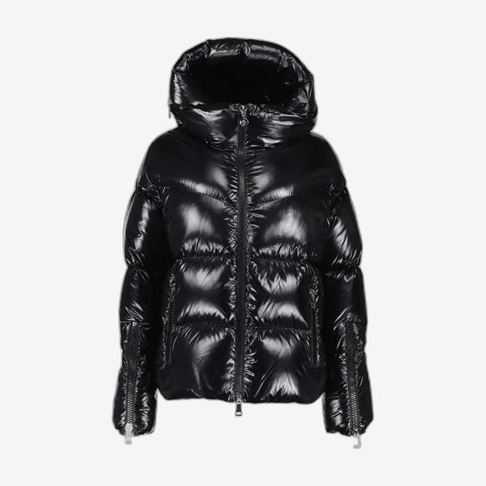 Doudoune Moncler Huppe noire : noir très brillant et col volumineux